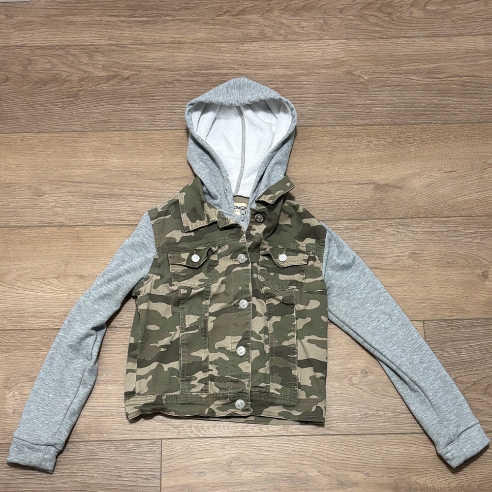 Wallflower Juniors Medium Camouflage Jacket